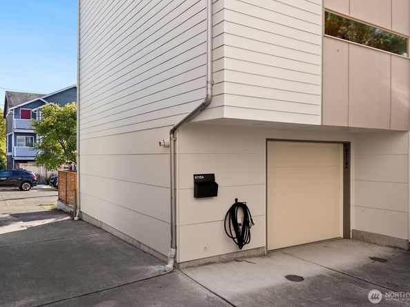 6719 14th Avenue NW A, Seattle WA 98117