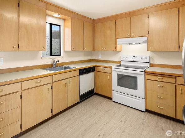 510 Forsyth Lane 308, Edmonds WA 98020