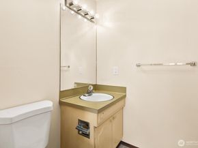 510 Forsyth Lane 308, Edmonds WA 98020