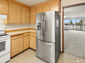 510 Forsyth Lane 308, Edmonds WA 98020