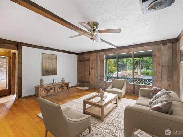 12520 24th Avenue NE, Seattle WA 98125