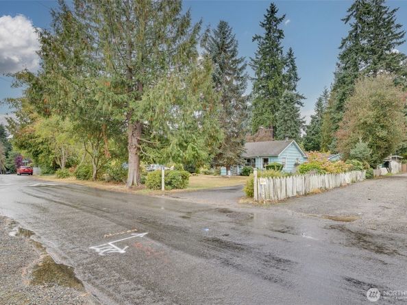 12520 24th Avenue NE, Seattle WA 98125