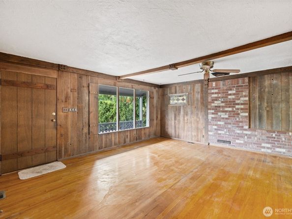 12520 24th Avenue NE, Seattle WA 98125