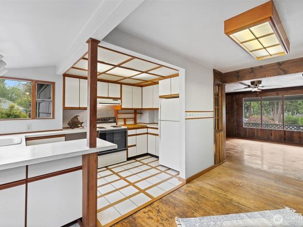 12520 24th Avenue NE, Seattle WA 98125