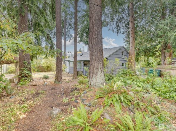 12520 24th Avenue NE, Seattle WA 98125