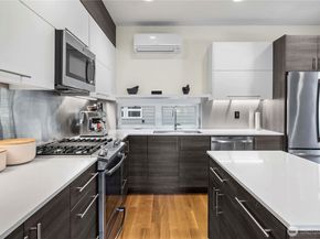 2833 3rd Avenue W, Seattle WA 98119