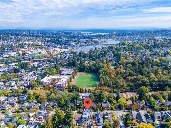 2833 3rd Avenue W, Seattle WA 98119