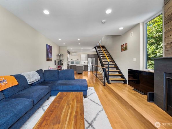 2833 3rd Avenue W, Seattle WA 98119