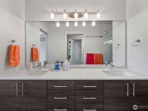2833 3rd Avenue W, Seattle WA 98119