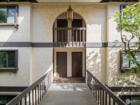 17924 23rd Lane NE G201, Seattle WA 98155