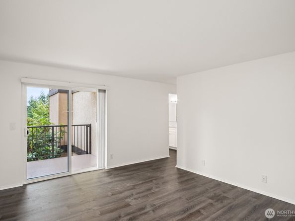 17924 23rd Lane NE G201, Seattle WA 98155