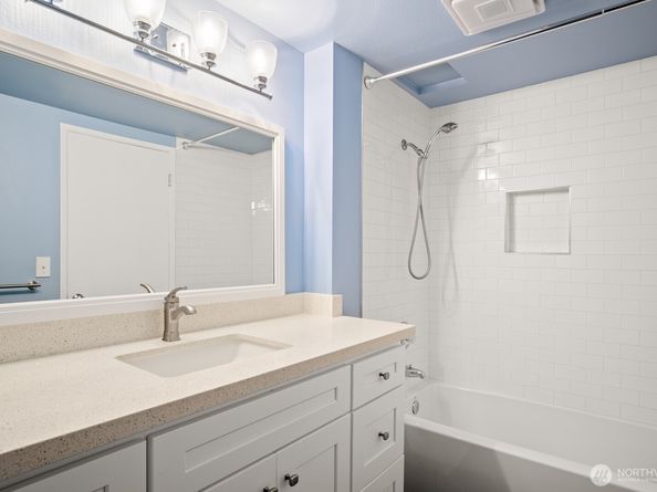 17924 23rd Lane NE G201, Seattle WA 98155