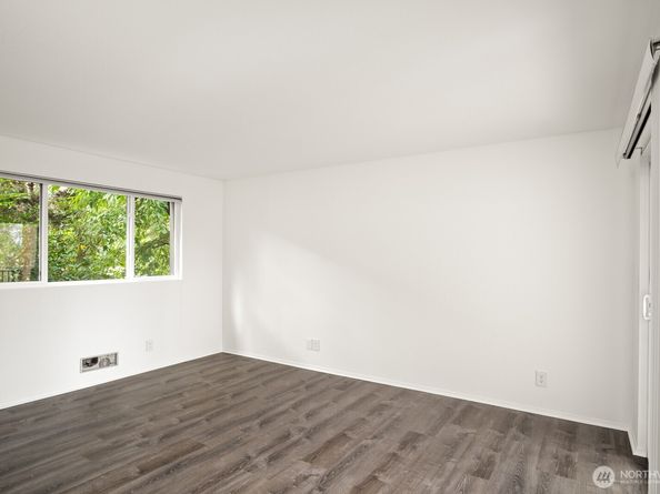 17924 23rd Lane NE G201, Seattle WA 98155