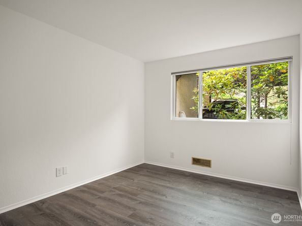 17924 23rd Lane NE G201, Seattle WA 98155