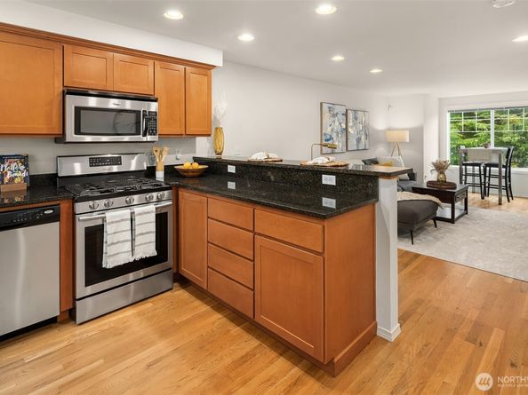 12317 10th Place NE B, Seattle WA 98125