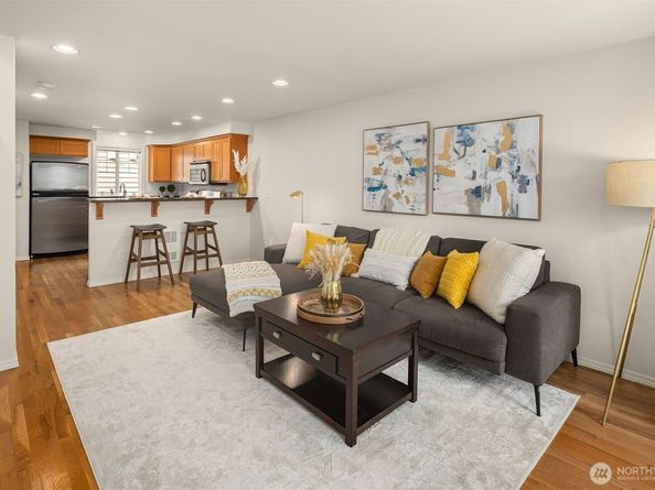 12317 10th Place NE B, Seattle WA 98125