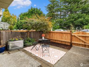 12317 10th Place NE B, Seattle WA 98125