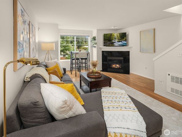 12317 10th Place NE B, Seattle WA 98125