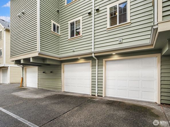 12317 10th Place NE B, Seattle WA 98125