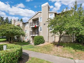 28712 18th Avenue S X201, Federal Way WA 98003