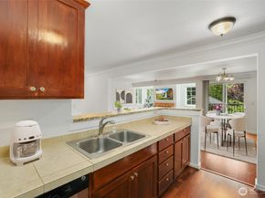 28712 18th Avenue S X201, Federal Way WA 98003