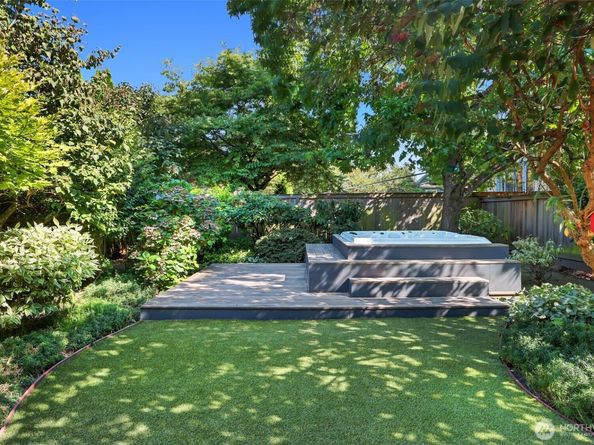 1610 3rd Avenue N, Seattle WA 98109