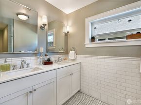 1610 3rd Avenue N, Seattle WA 98109