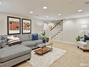 1610 3rd Avenue N, Seattle WA 98109