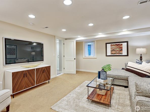 1610 3rd Avenue N, Seattle WA 98109