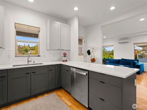 5033 40th Avenue SW, Seattle WA 98136