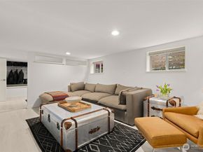 5033 40th Avenue SW, Seattle WA 98136