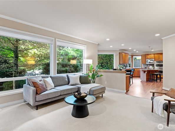 25939 SE 22nd PL, Sammamish WA 98075