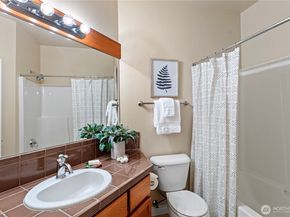 25939 SE 22nd PL, Sammamish WA 98075