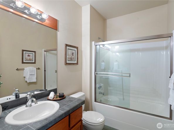 25939 SE 22nd PL, Sammamish WA 98075