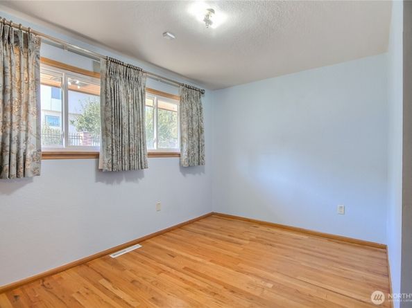 11905 84th Avenue S, Seattle WA 98178