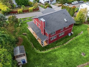 2372 Douglas Drive NE, Bainbridge Island WA 98110