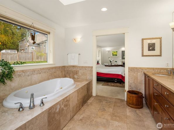 2372 Douglas Drive NE, Bainbridge Island WA 98110