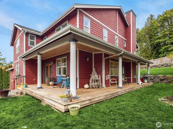 2372 Douglas Drive NE, Bainbridge Island WA 98110