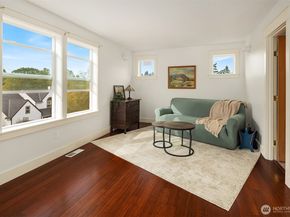 2372 Douglas Drive NE, Bainbridge Island WA 98110