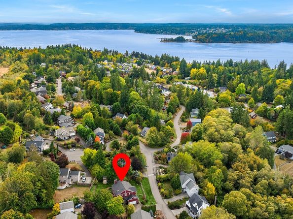 2372 Douglas Drive NE, Bainbridge Island WA 98110