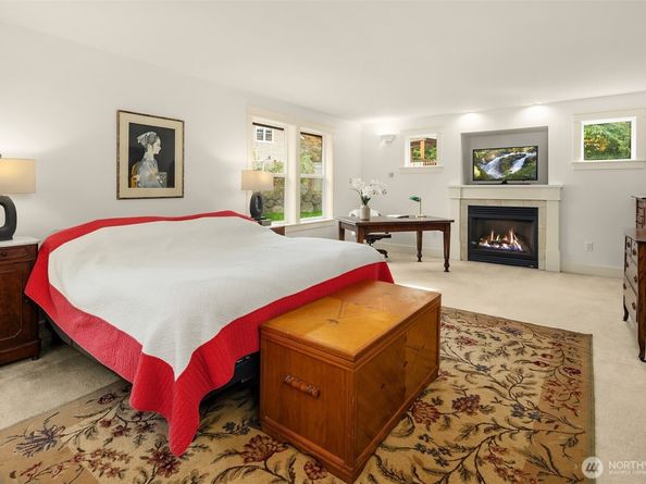 2372 Douglas Drive NE, Bainbridge Island WA 98110