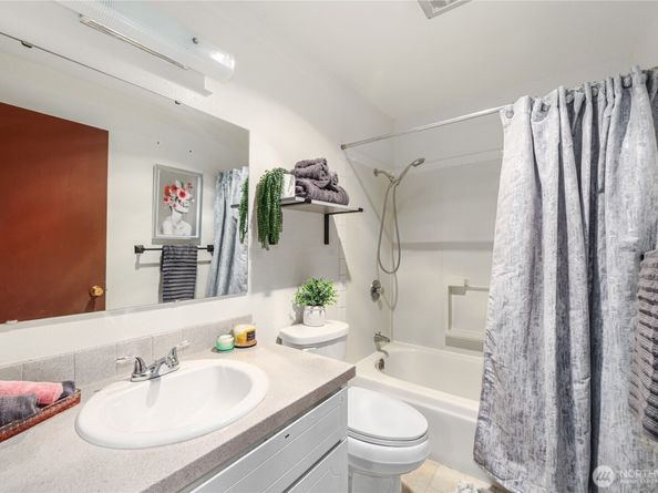 15156 65th Avenue S 1012, Tukwila WA 98188
