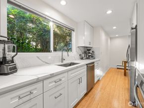 1218 101st Place NE, Bellevue WA 98004