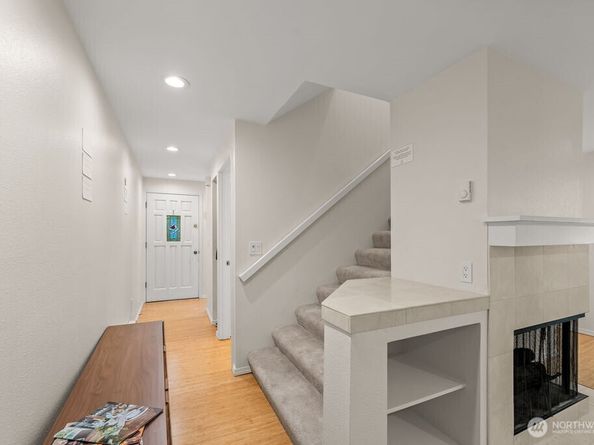 1218 101st Place NE, Bellevue WA 98004