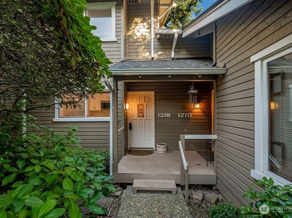 1218 101st Place NE, Bellevue WA 98004
