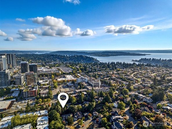 1218 101st Place NE, Bellevue WA 98004