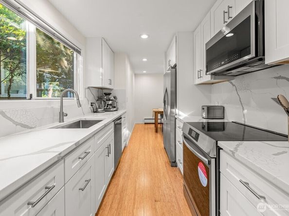 1218 101st Place NE, Bellevue WA 98004