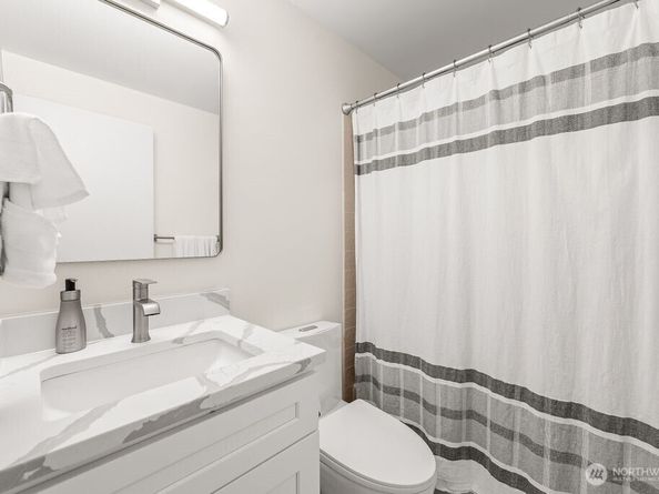 1218 101st Place NE, Bellevue WA 98004