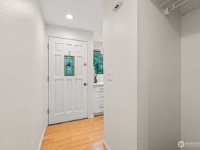 1218 101st Place NE, Bellevue WA 98004