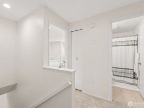1218 101st Place NE, Bellevue WA 98004